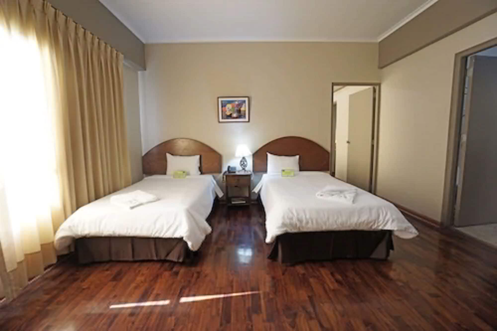 3 BEDROOMS, FAMILY SUITE, 2 BATHROOMS