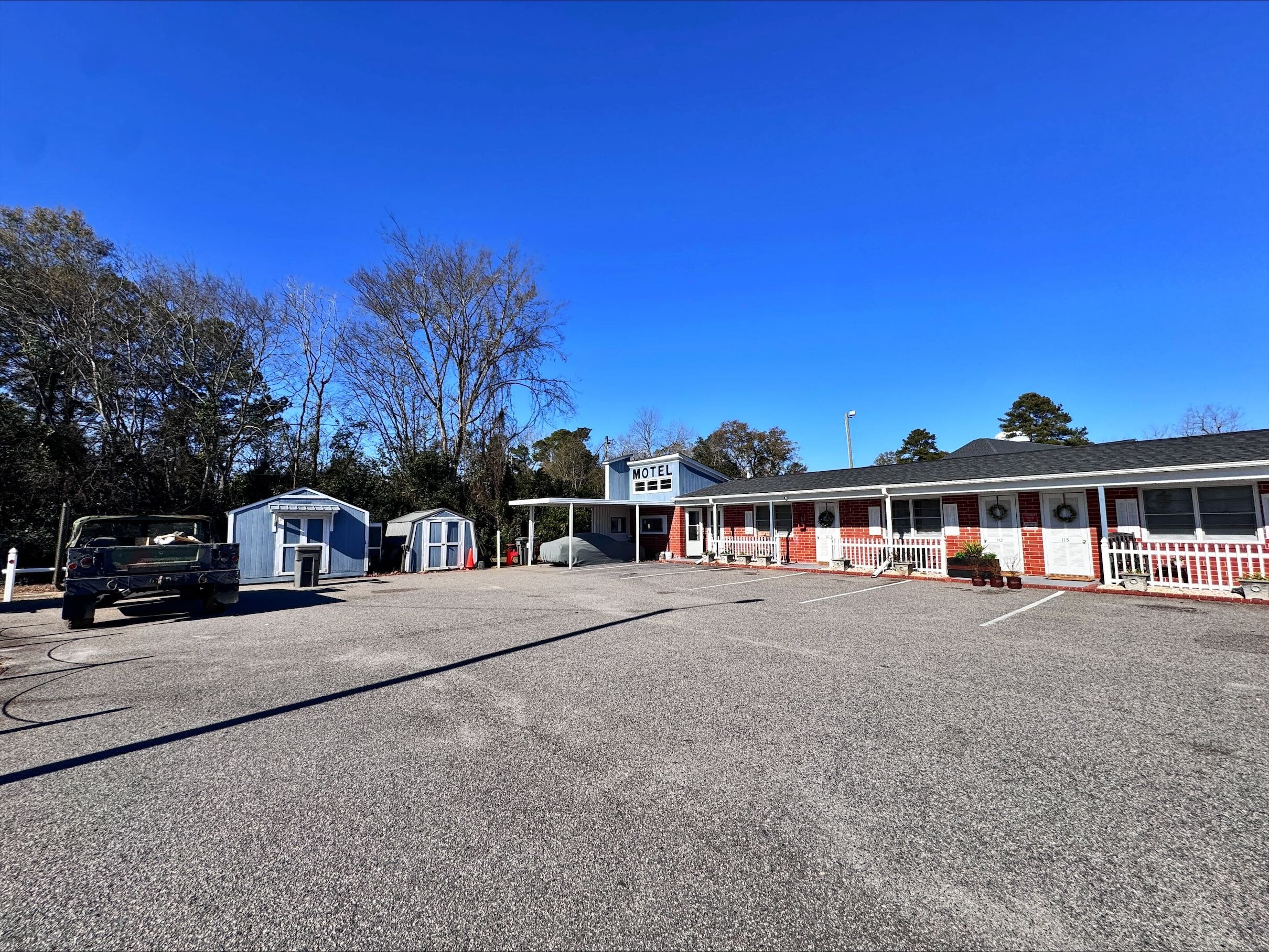 Chesterfield Hotel by OYO Hwy 9 44/55