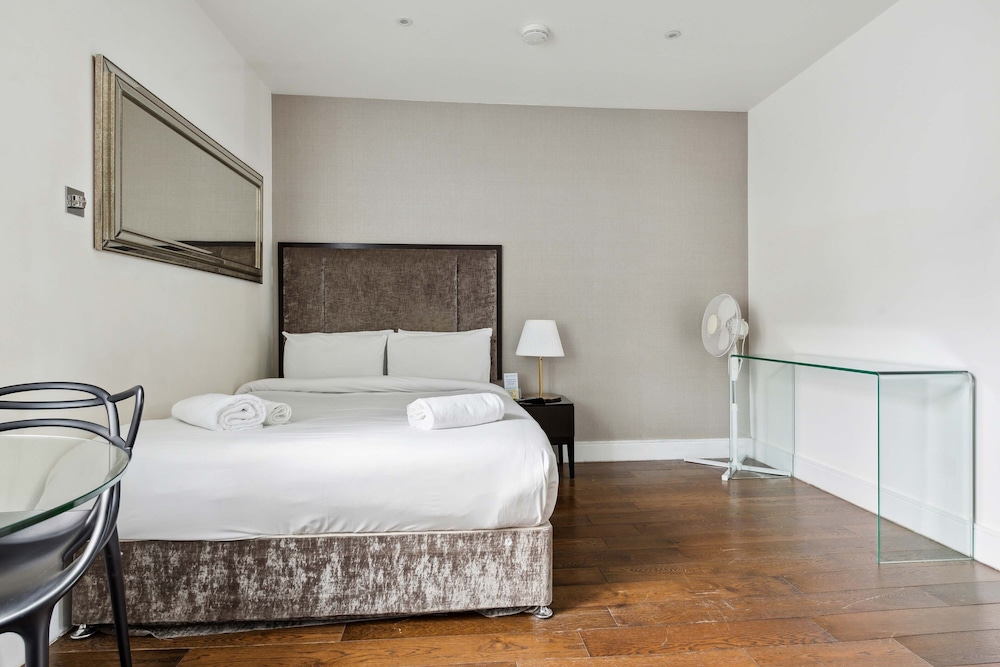 Valet Apartments Golden Square 6/22