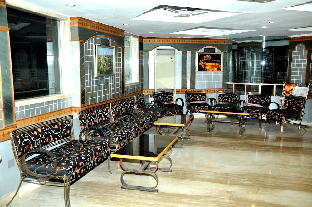 Chandra Inn 29/50