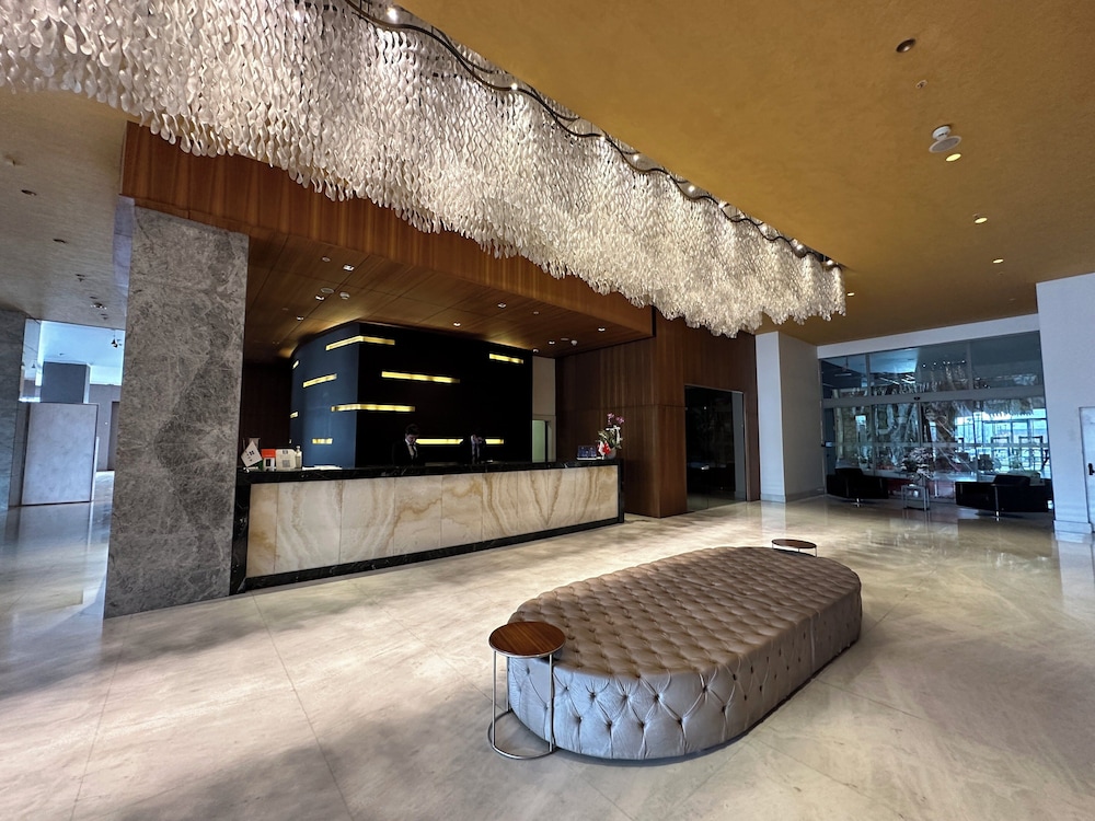 Ommer Hotel 11/76