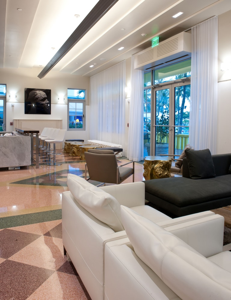 Leslie Hotel Ocean Drive 50/66