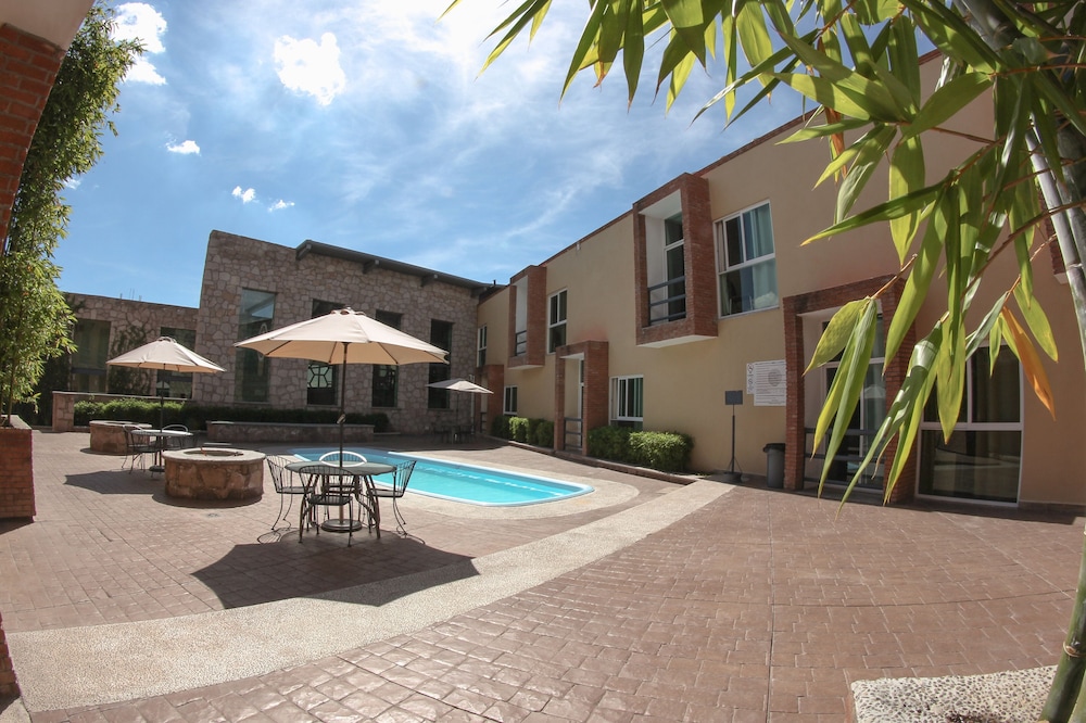 Valenciana Midway Inn 43/50