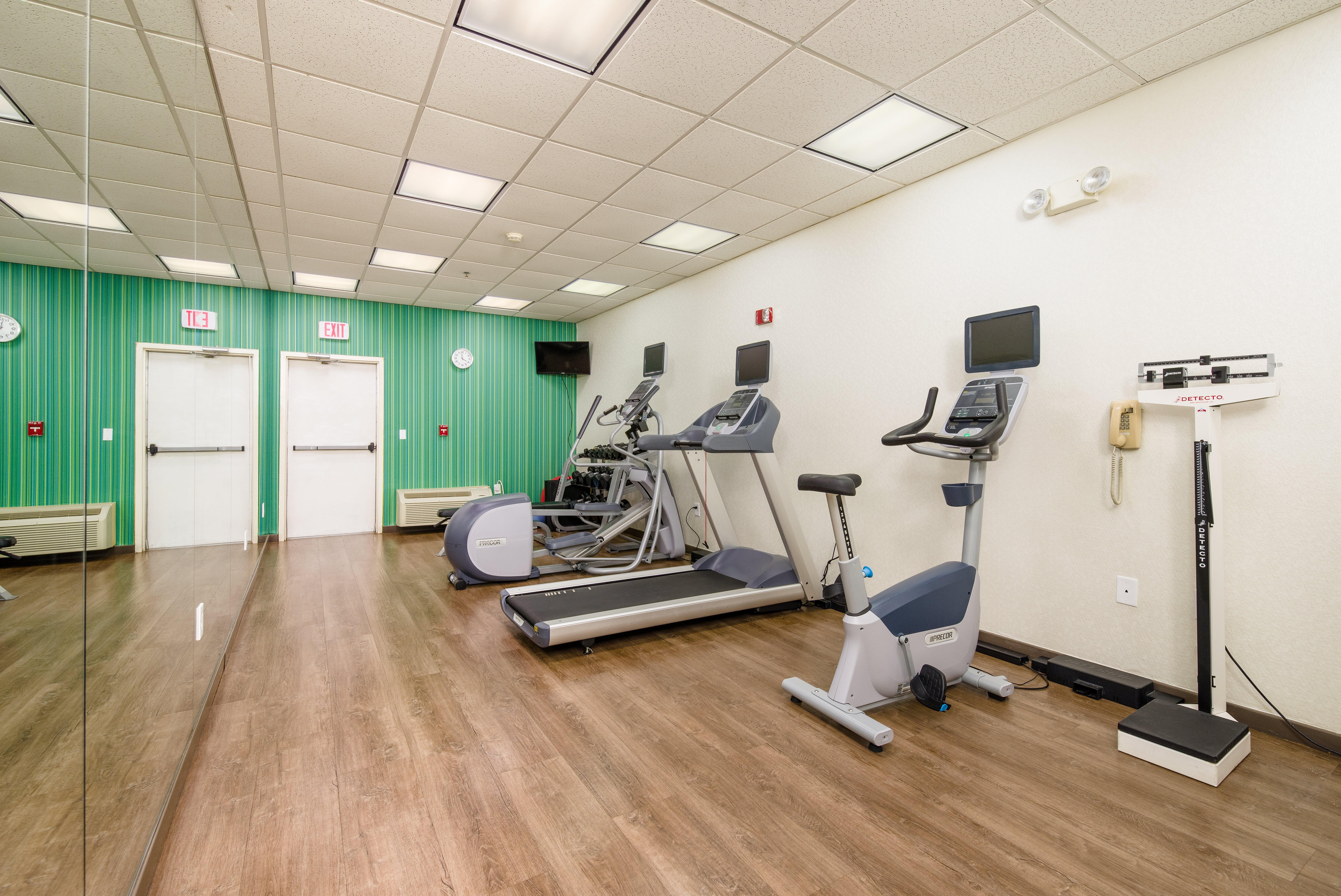 Holiday Inn Express Hotel And Suites Phoenix Airport 36/56