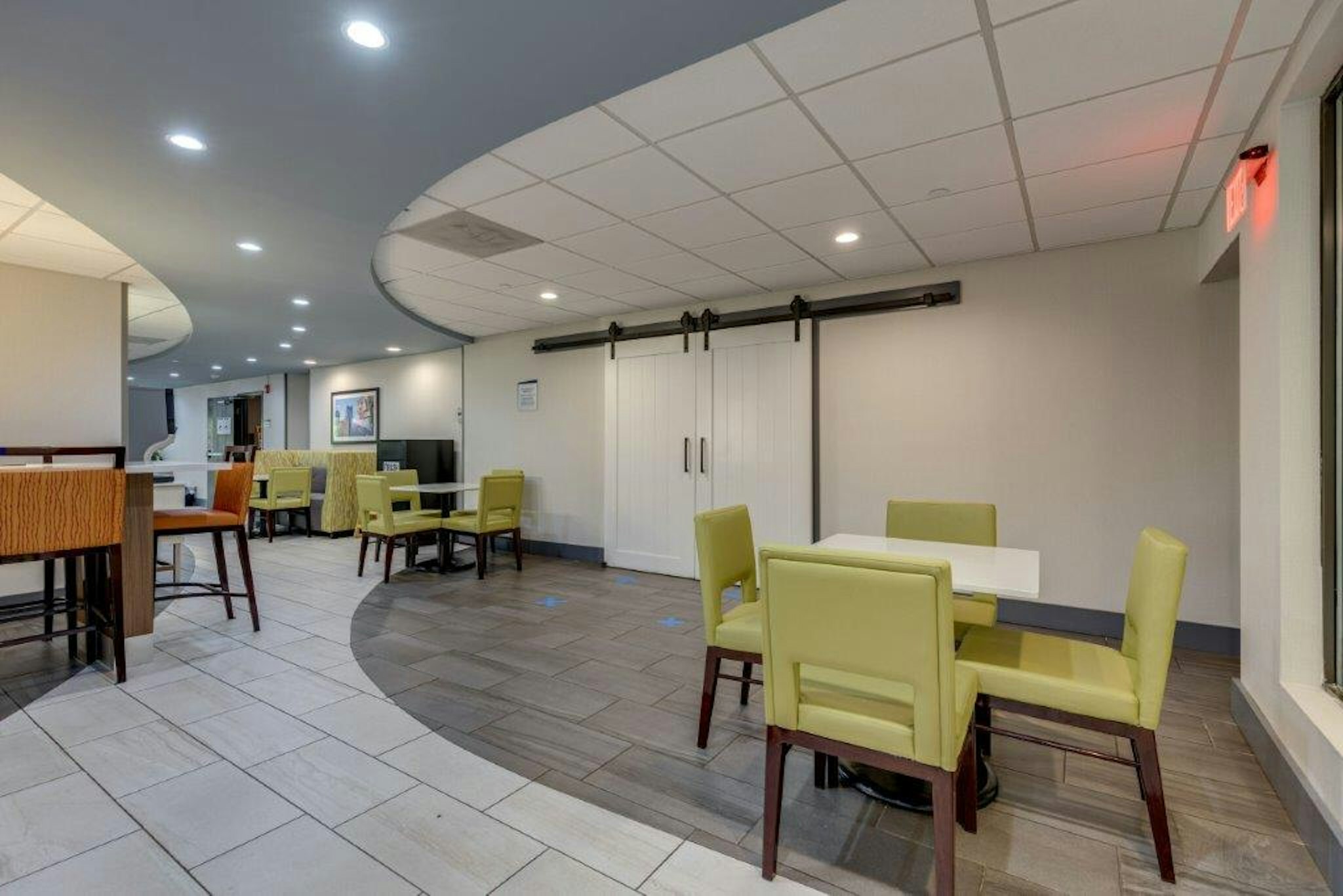 Alexis Inn and Suites Nashville Airport 4/40