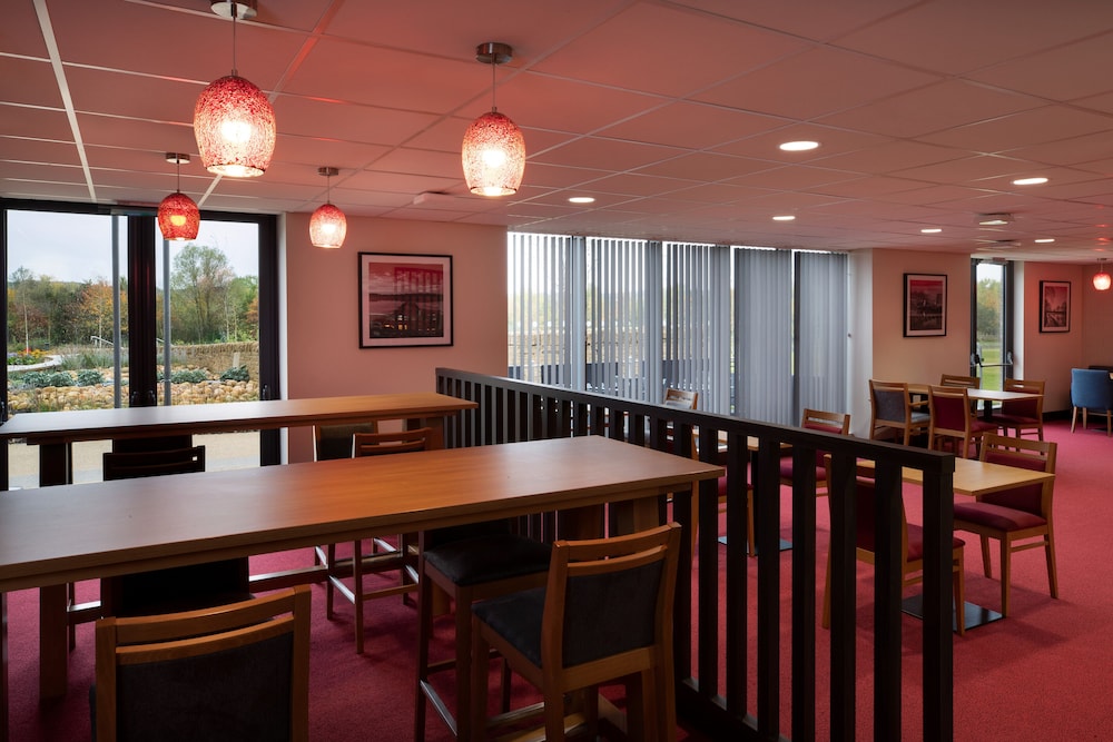Ramada by Wyndham Leeds East 37/47