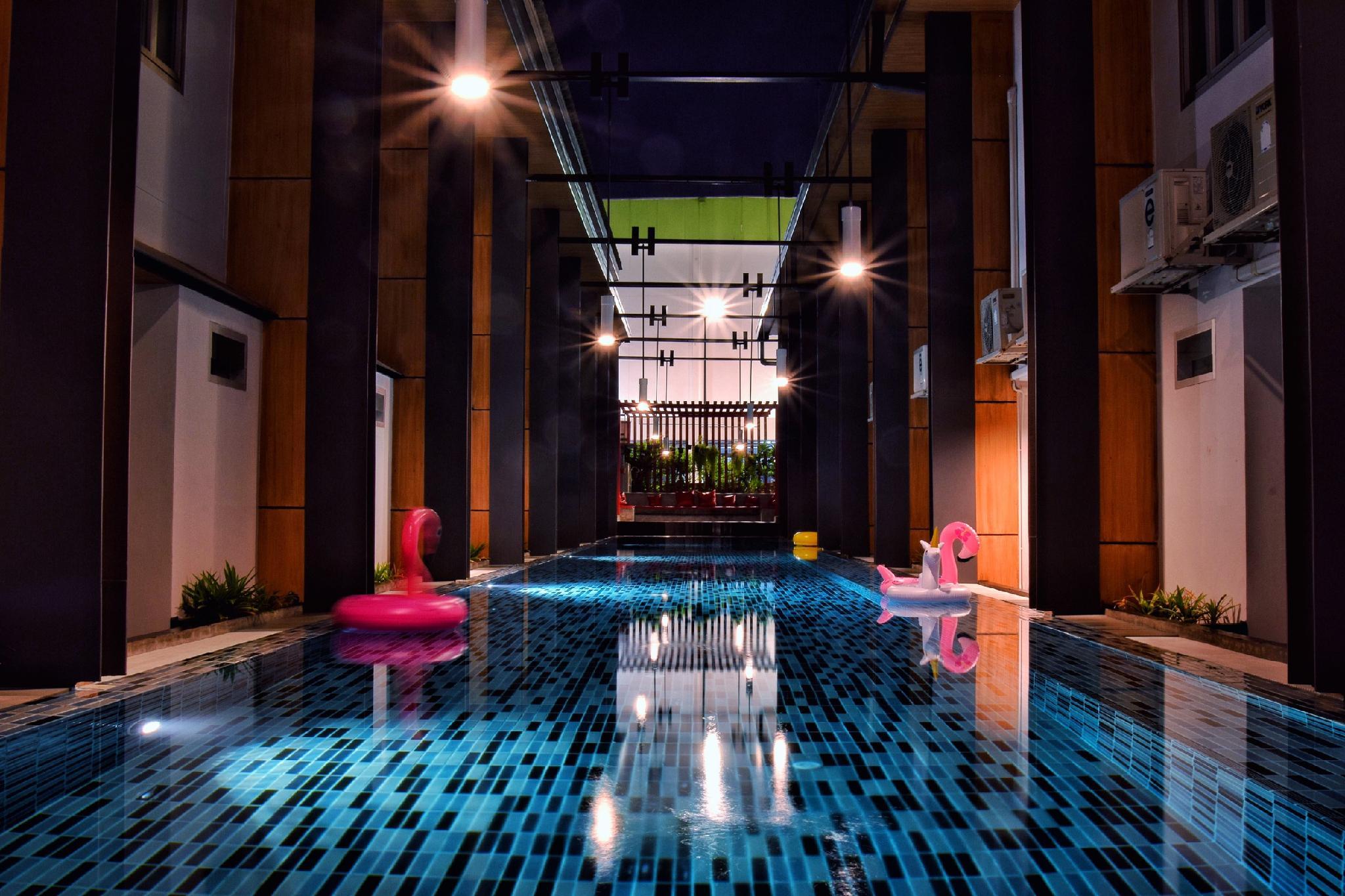 Z2 Boutique Hotel 36/56