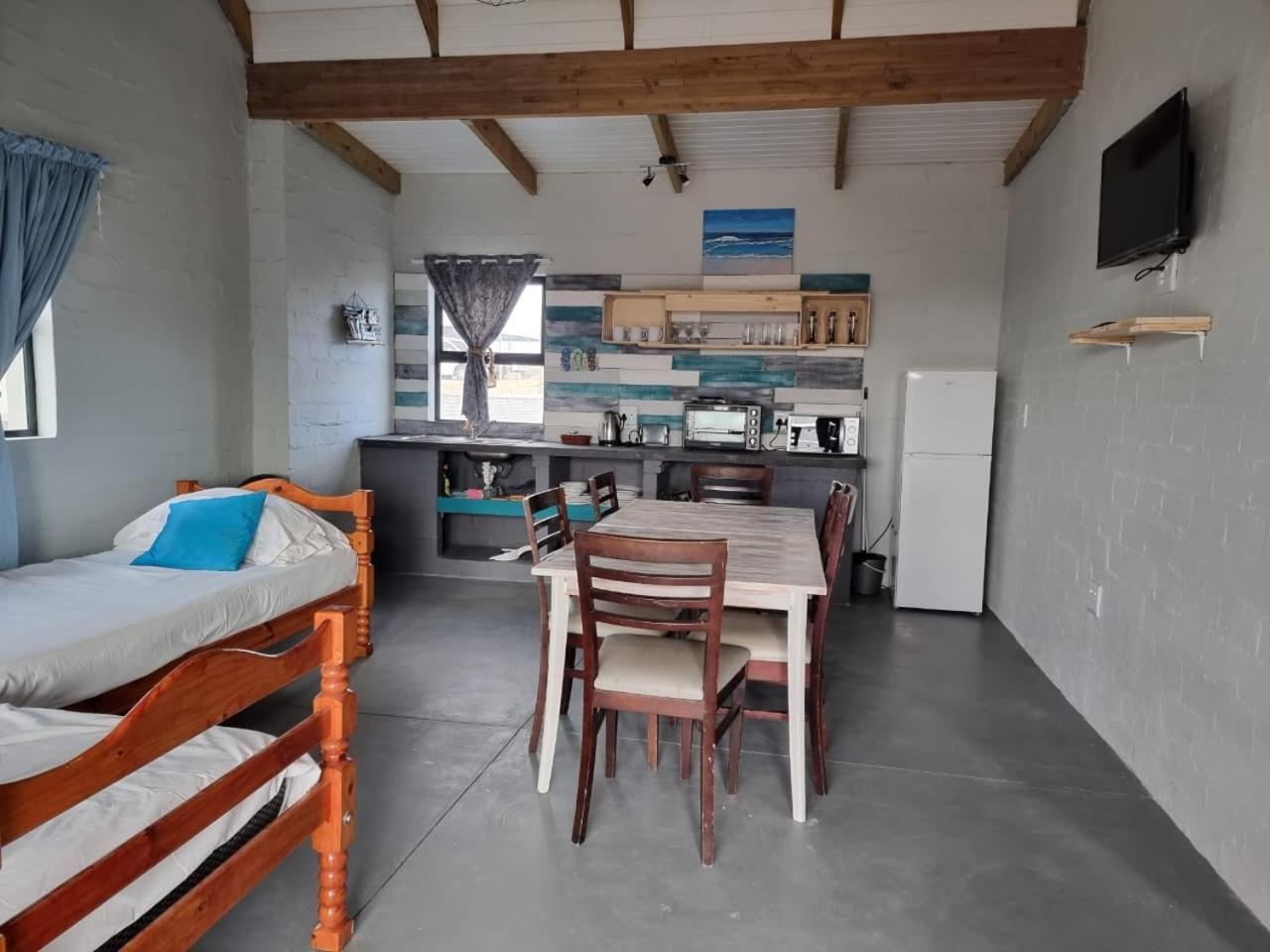 Rustic Hill Accommodation 12/32