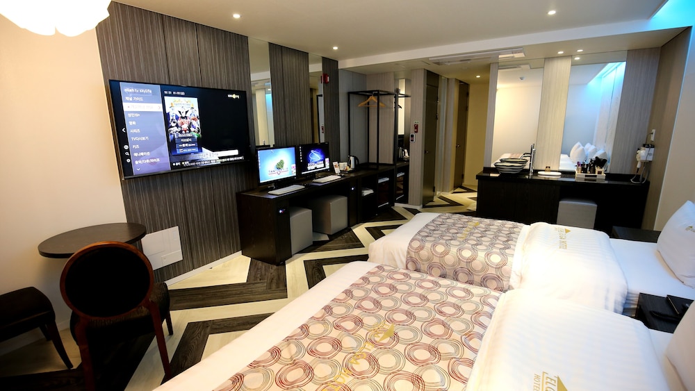 Elga Hotel 19/67