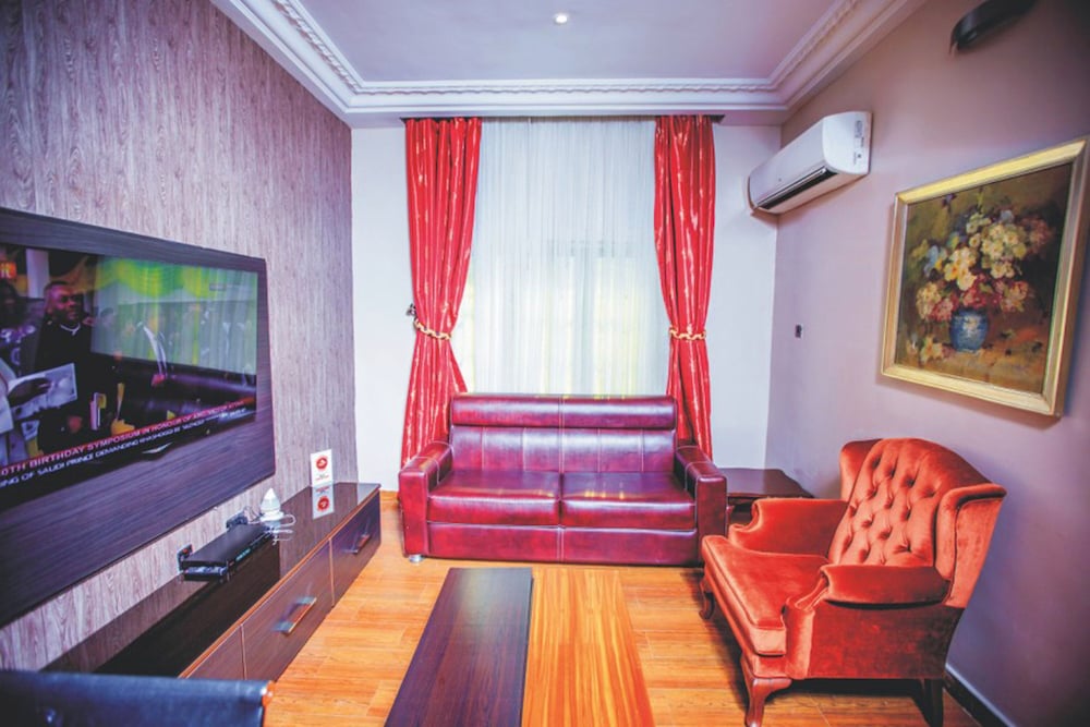 Eterno Hotels Limited 19/32