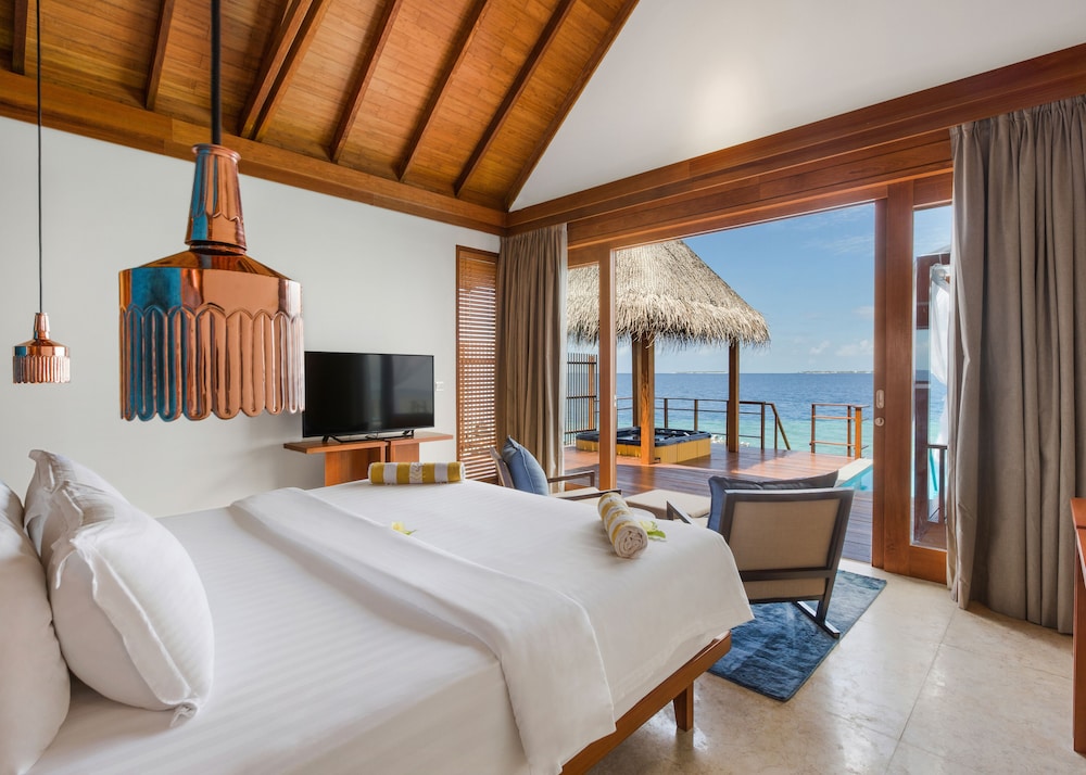 Furaveri Maldives 16/67