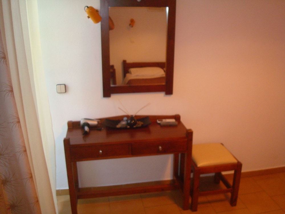 Aghas Hotel 12/60