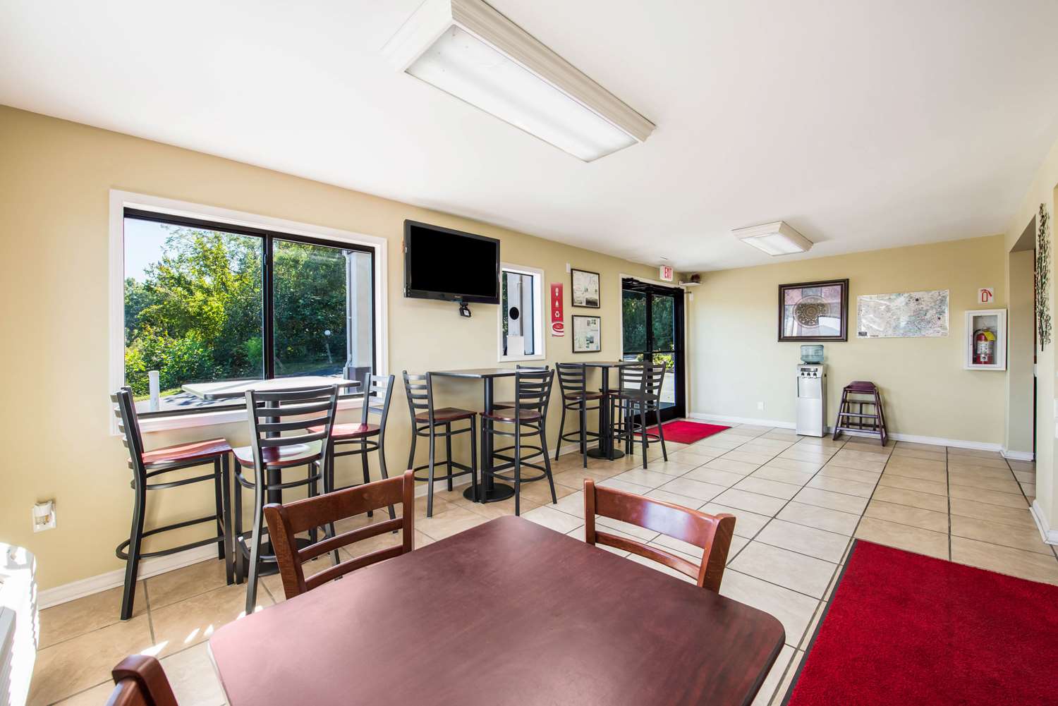 Econo Lodge Waynesville 19/21