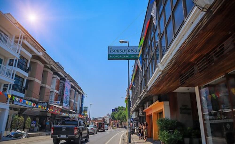 RoongRuang Hotel 25/27