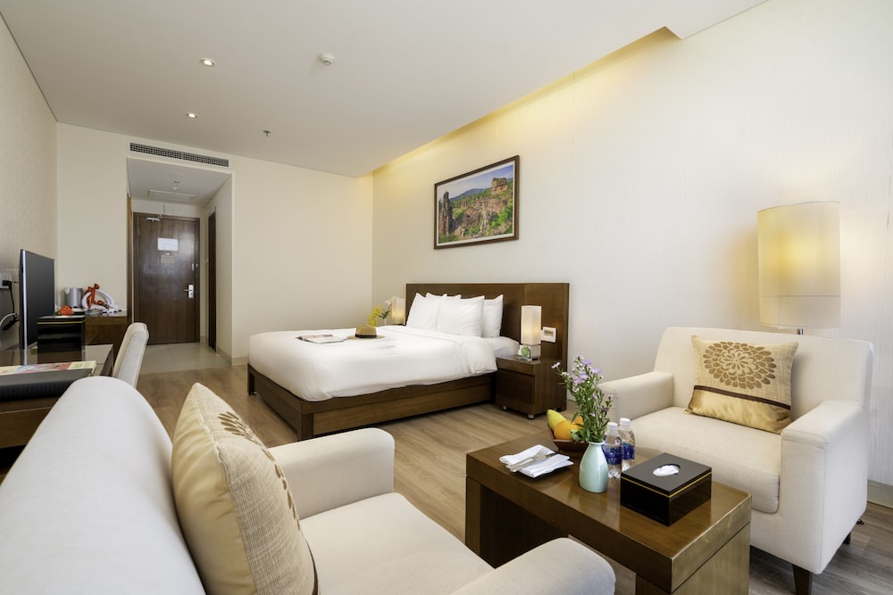 Grand Tourane Hotel 28/81