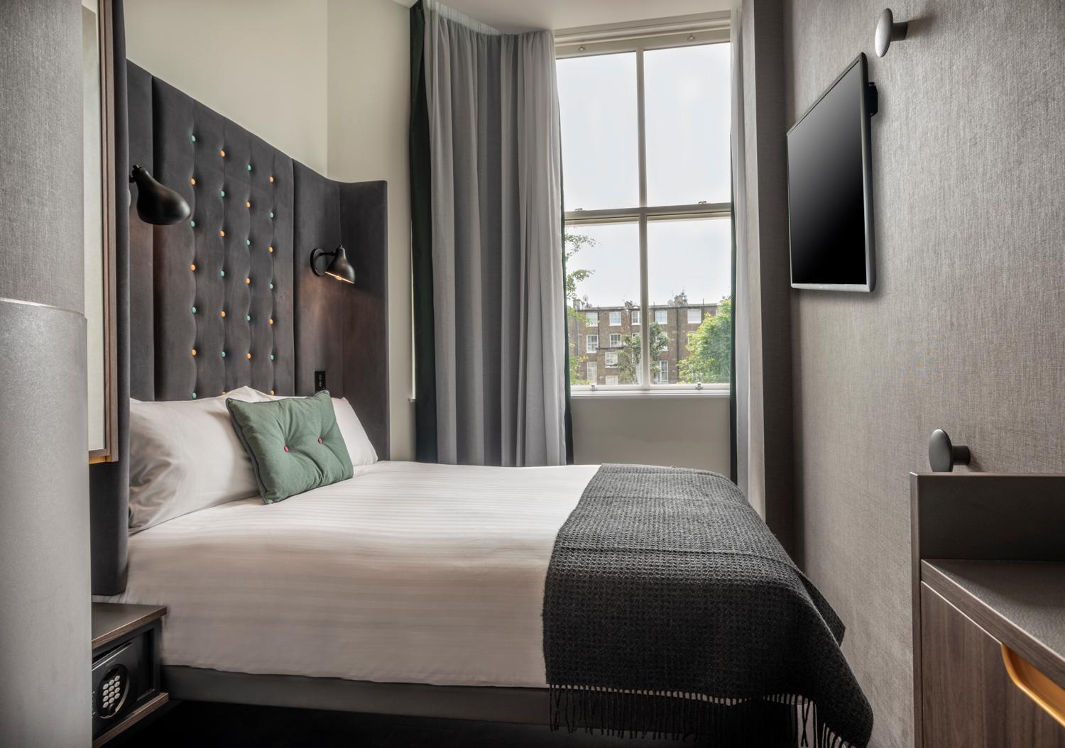 Standard, Twin Beds, No Window