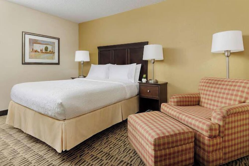 Countryside Inn and Suites 16/28