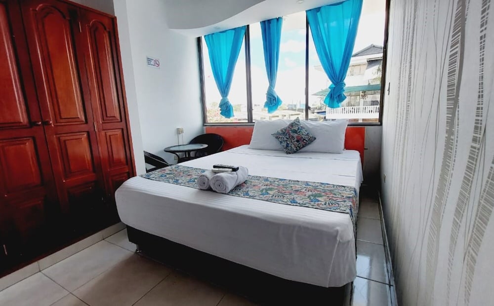 Hotel Yurupary 6/48