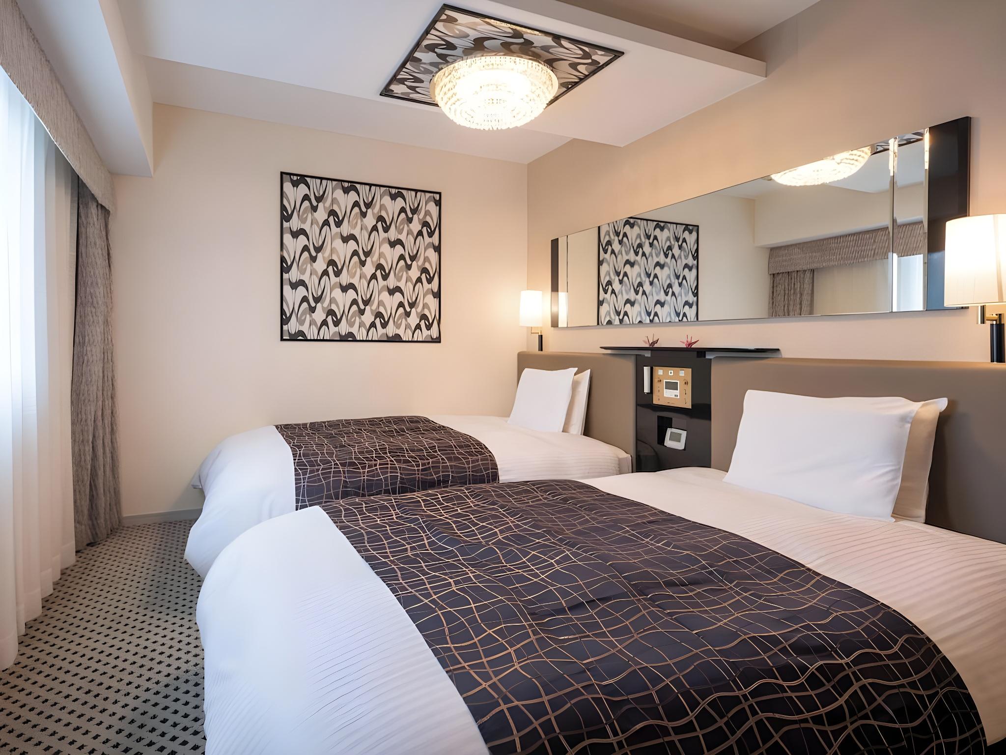2 BEDROOMS, DELUXE, TWIN BEDS