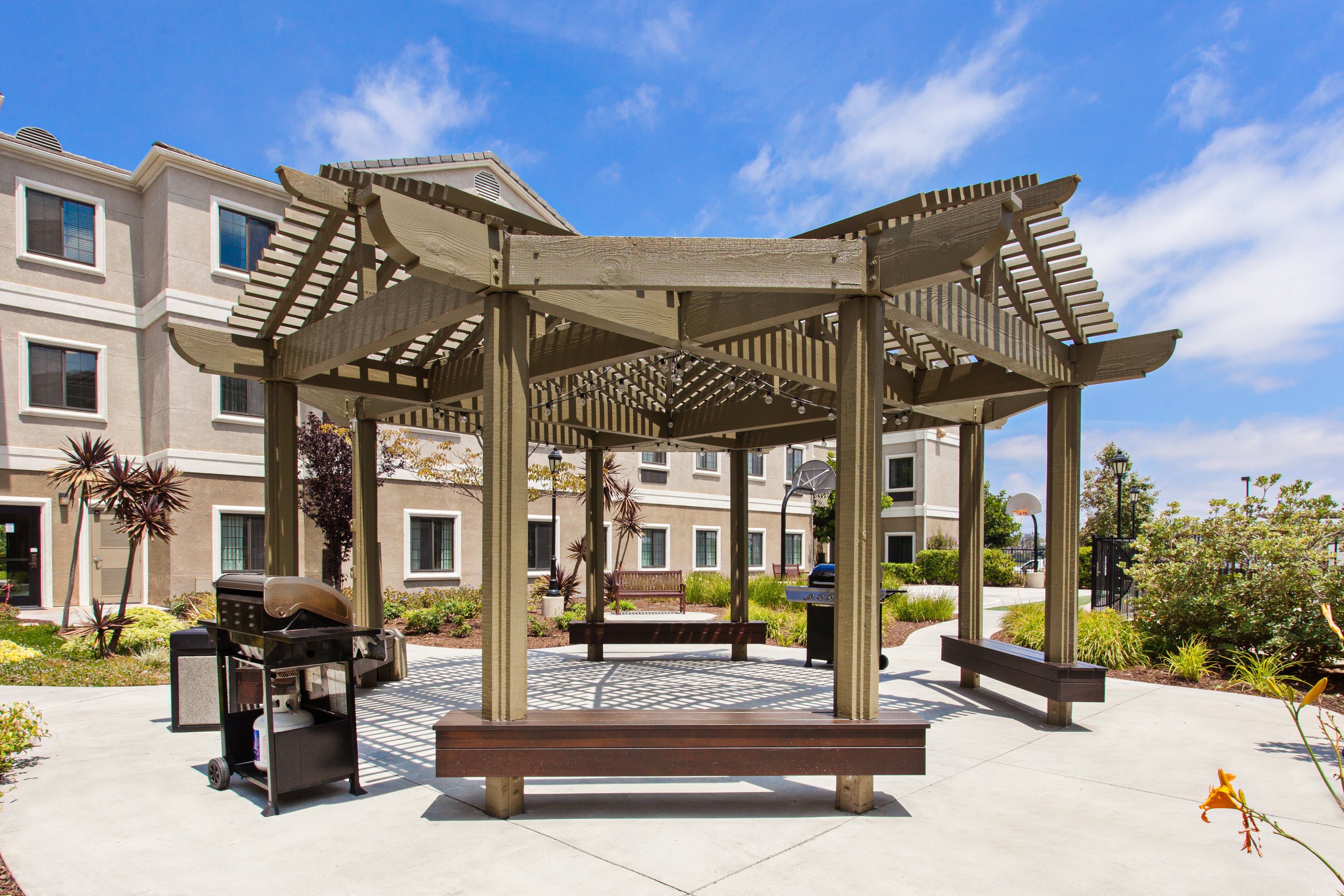 Staybridge Suites Irvine East/Lake Forest 69/72
