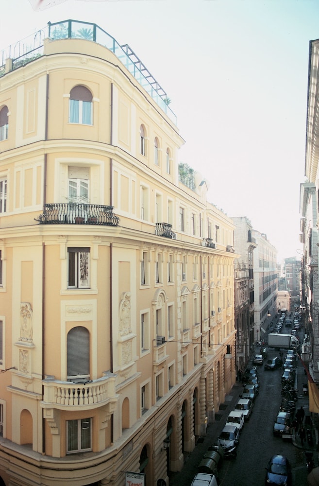 Hotel Cellini 2/61