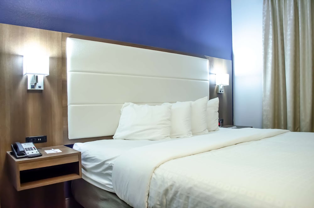 Best Western Plus First Coast Inn & Suites 19/53