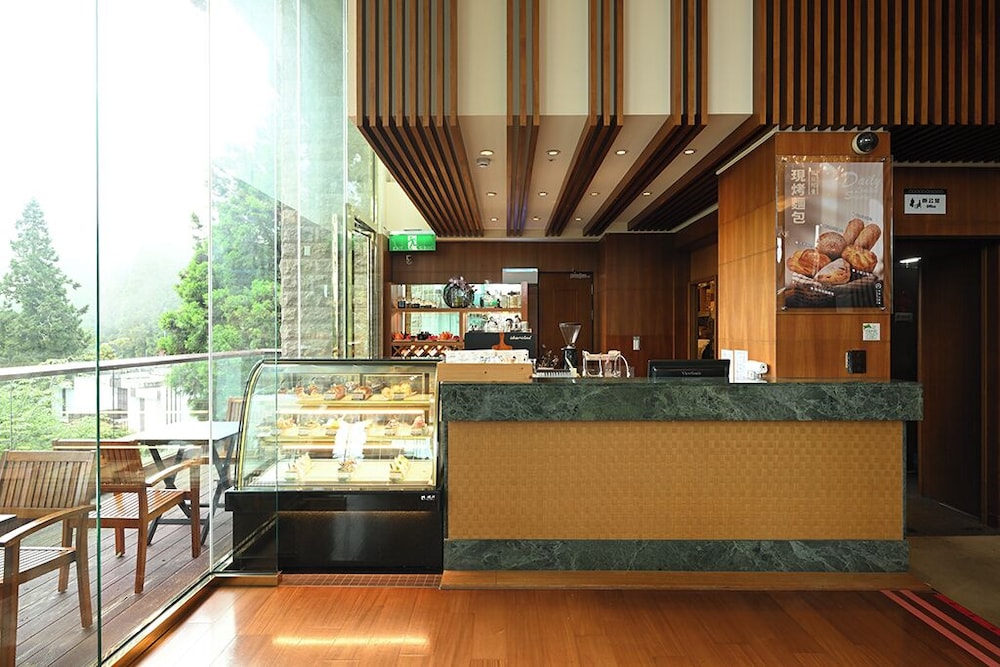 Alishan House 6/50