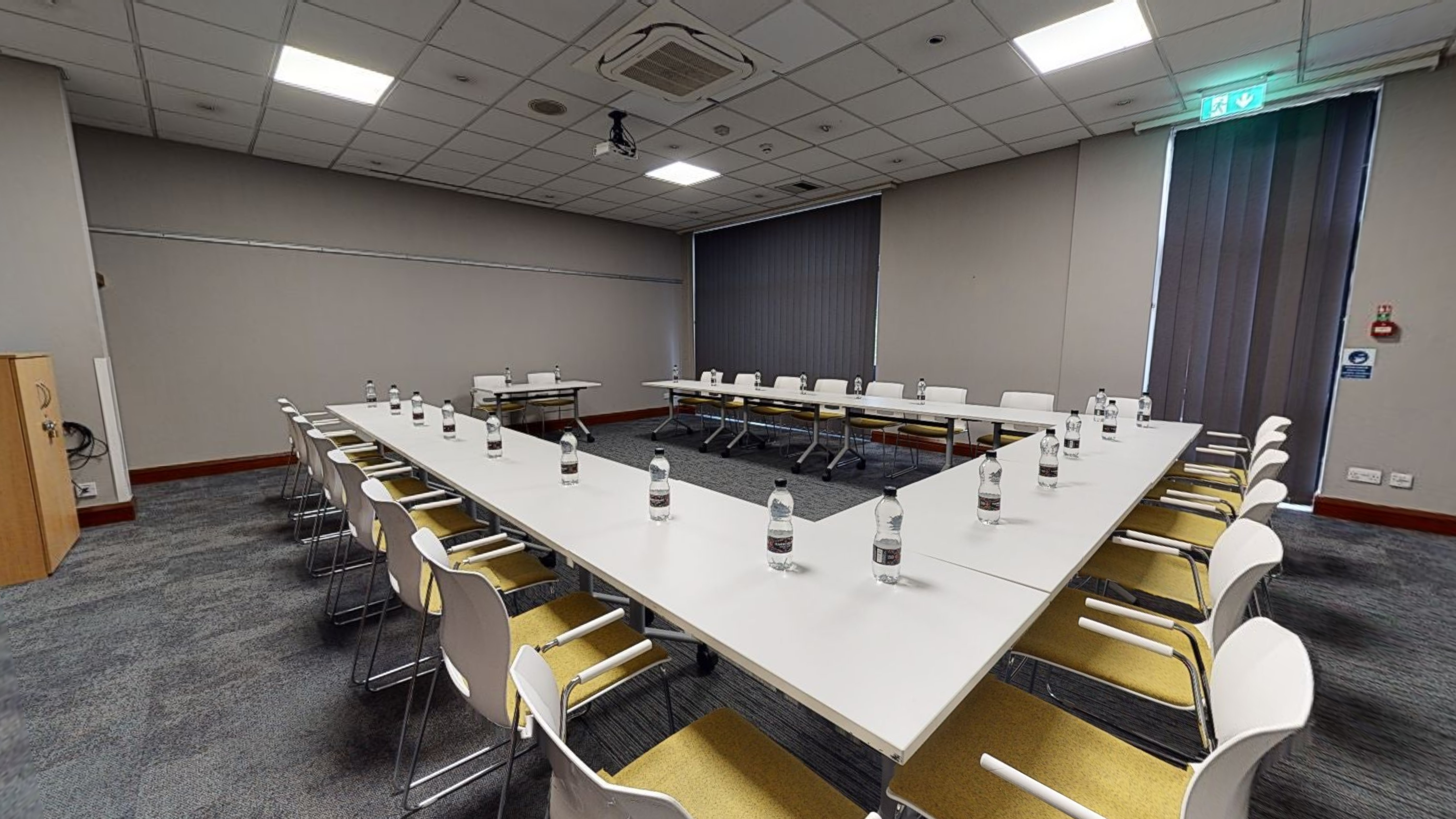 HOLIDAY INN BRENTWOOD M25, JCT 28 66/74