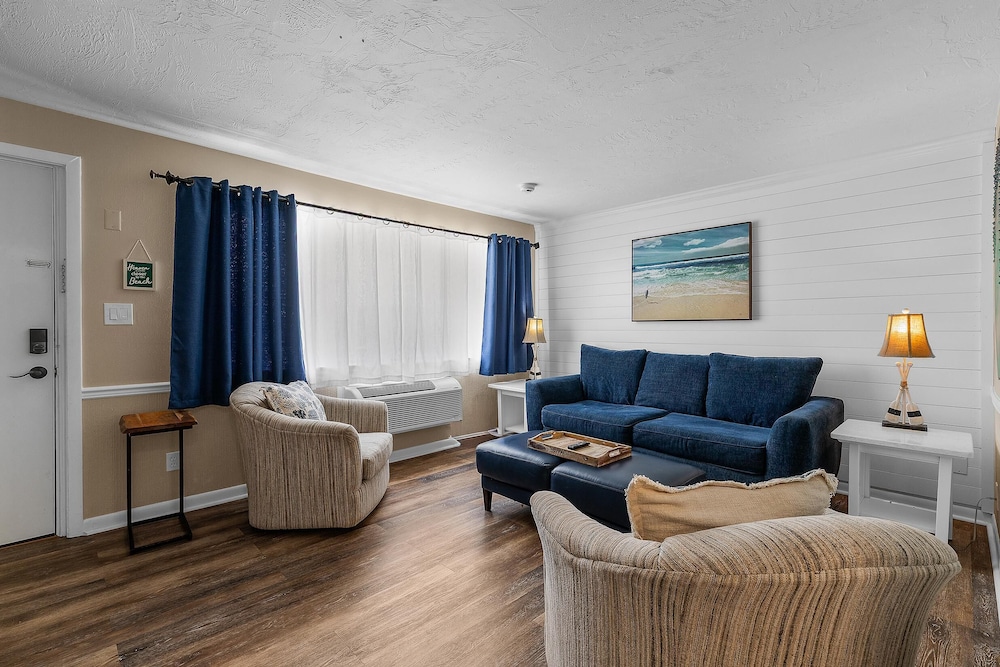 Coastal Waters Inn 62/74