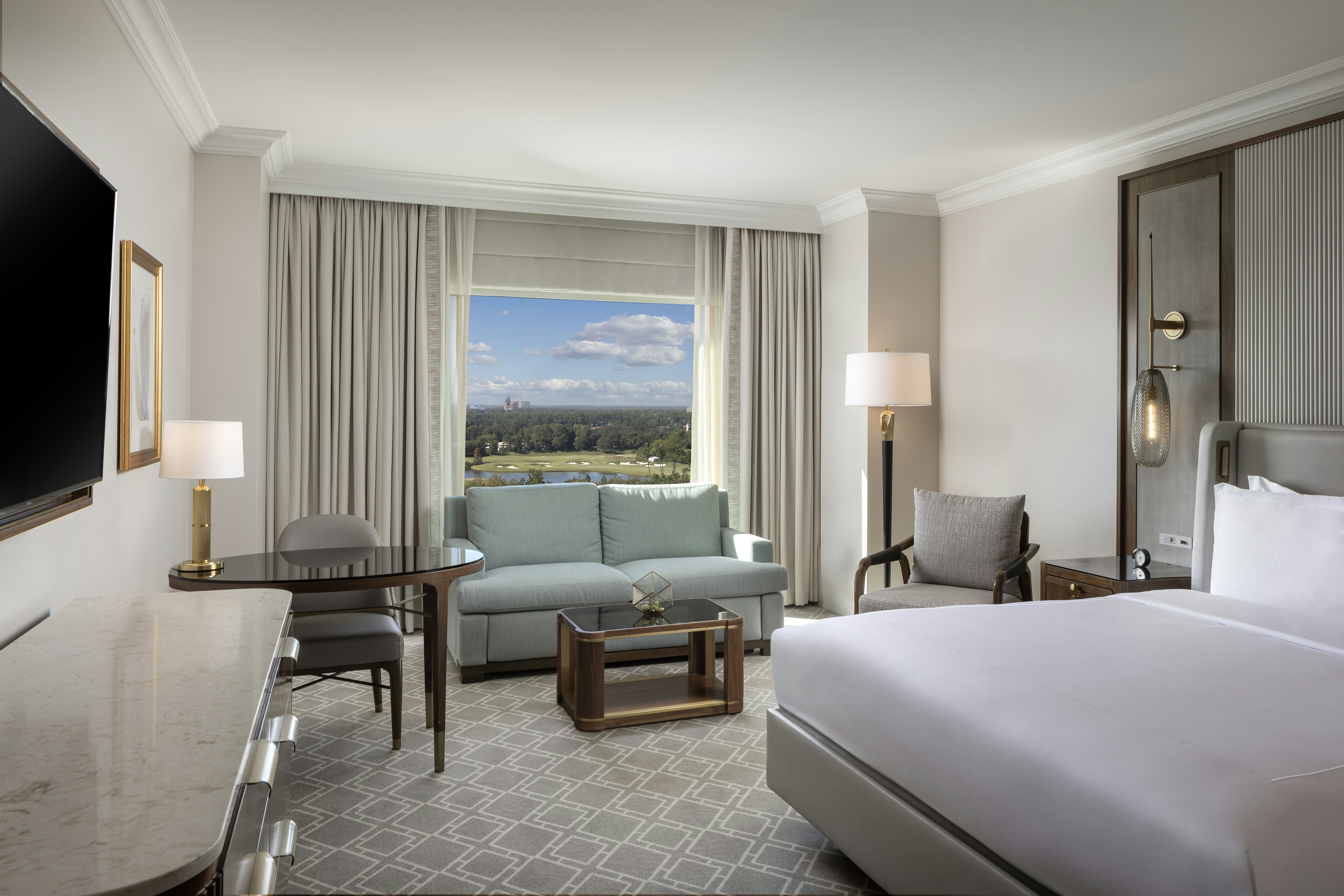 DELUXE, KING BED, DISNEY VIEW, ACCESSIBLE