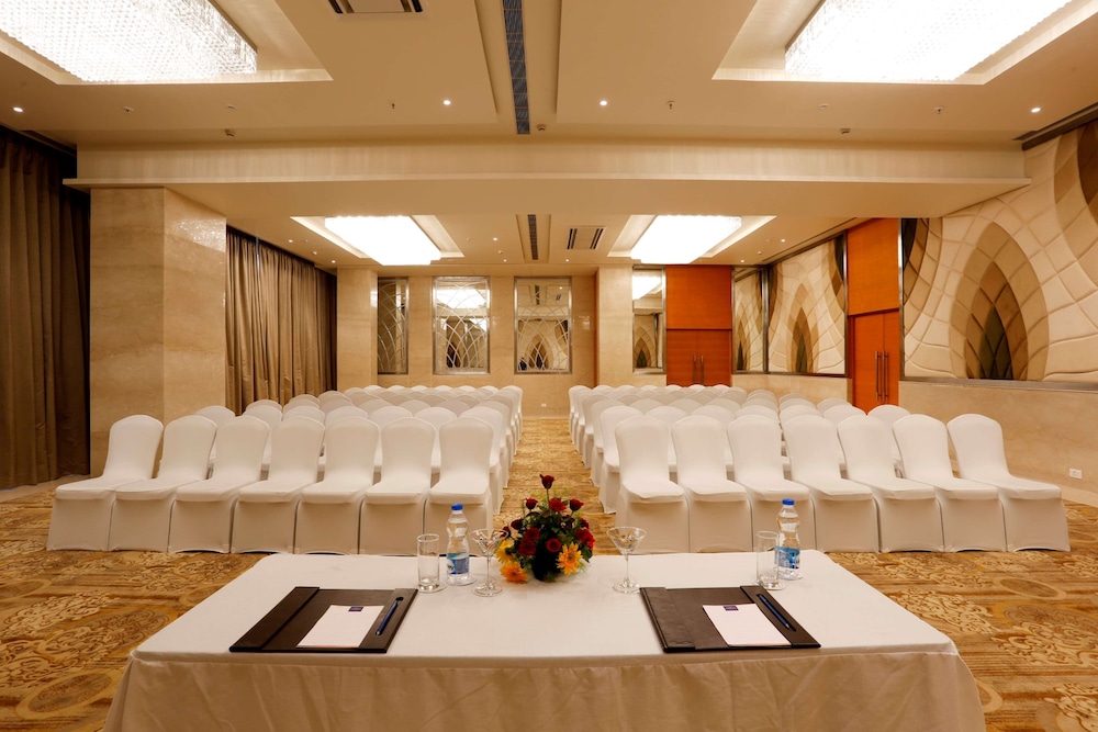 Nataraj Sarovar Portico 26/47