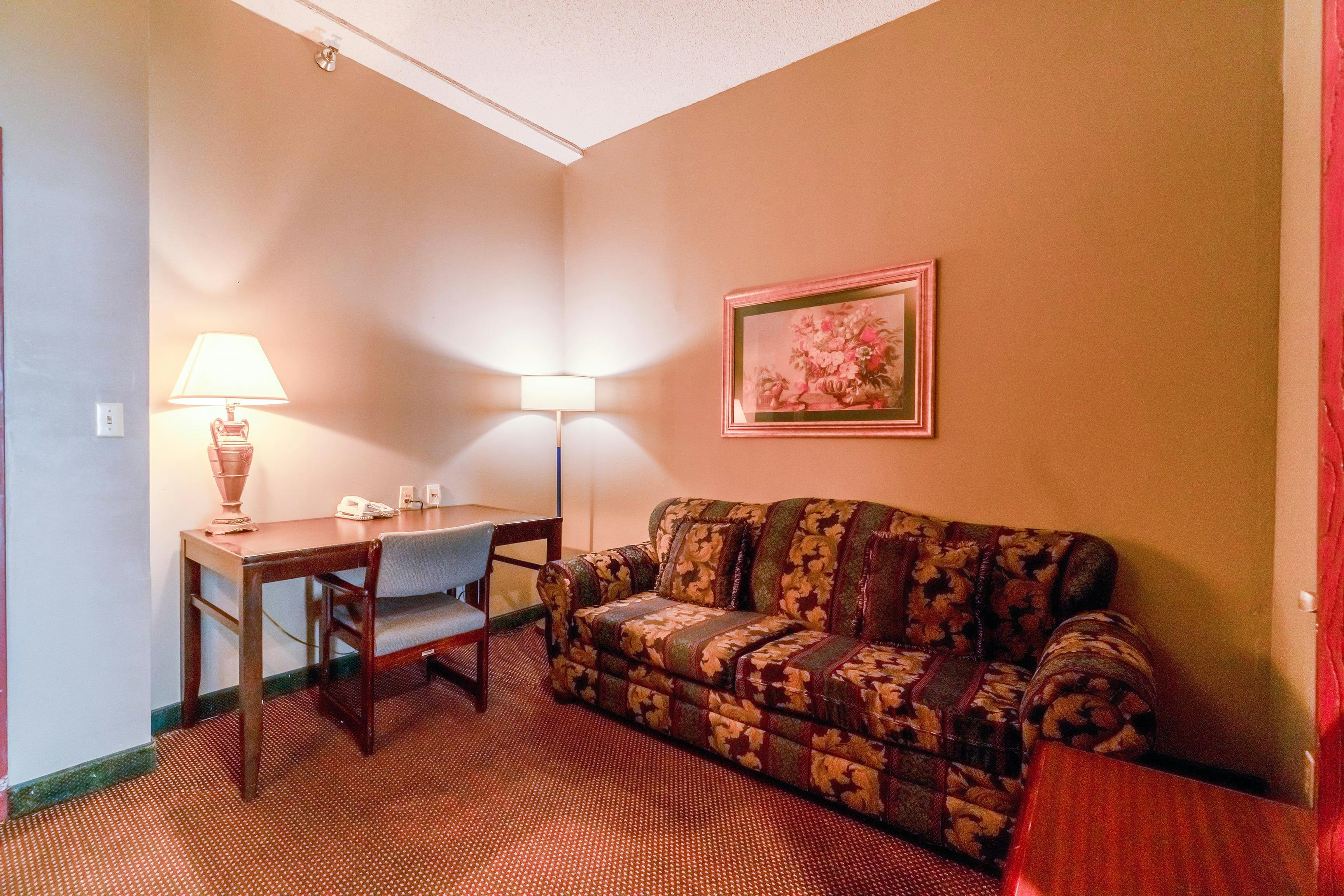 Ark Suites By OYO Jonesboro I-555 28/59