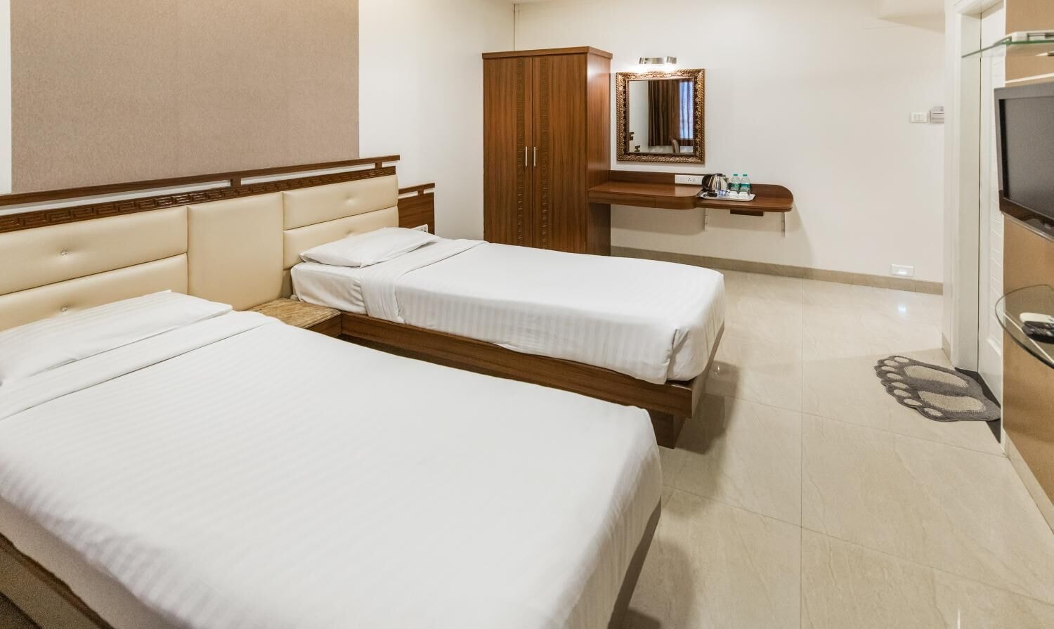 GOLD, TWIN BEDS