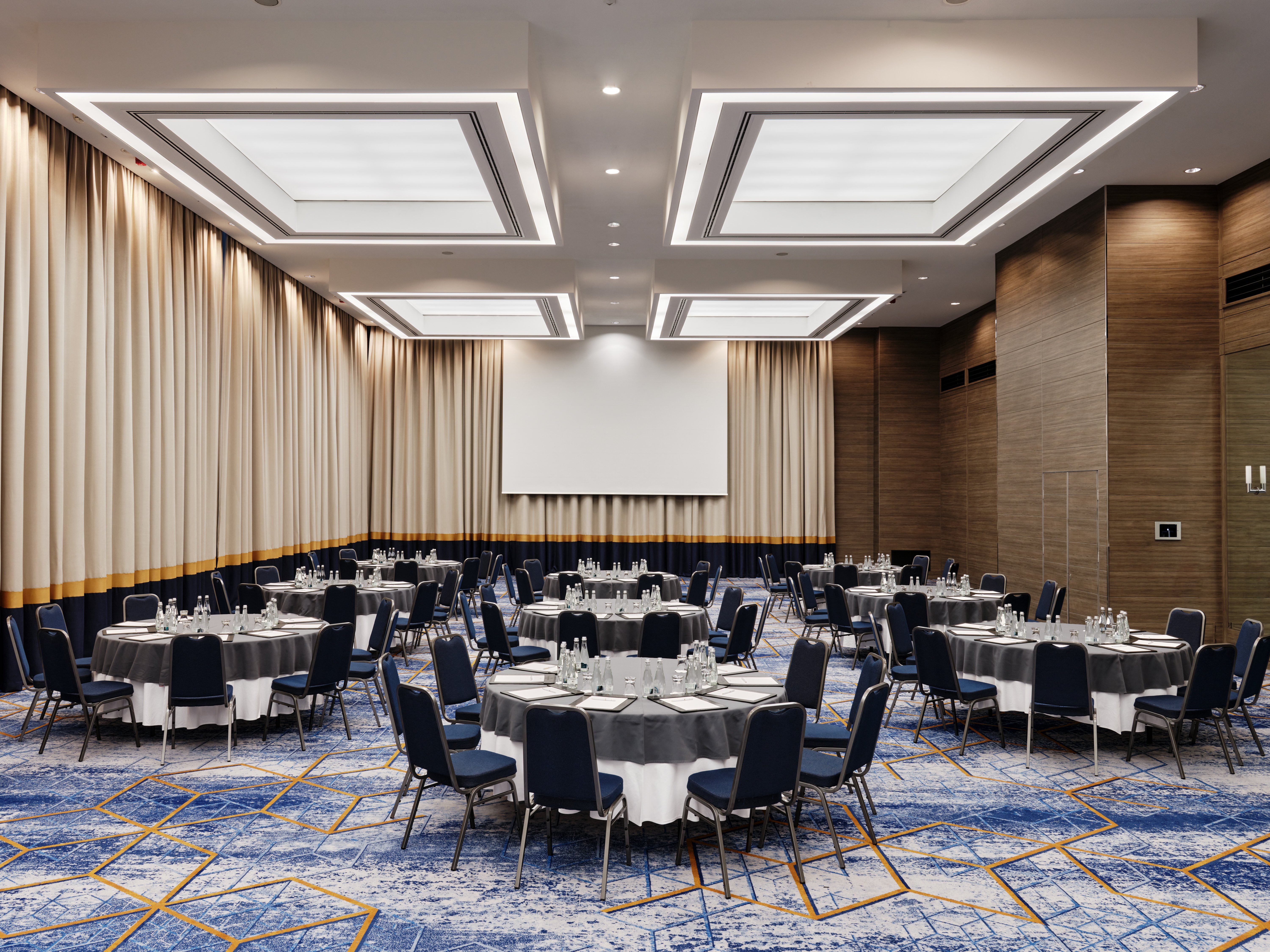 Intercontinental Warsaw 71/81
