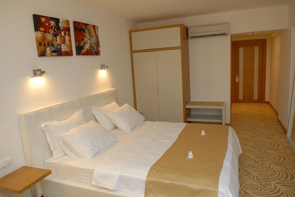 Egge Hotel 8/24