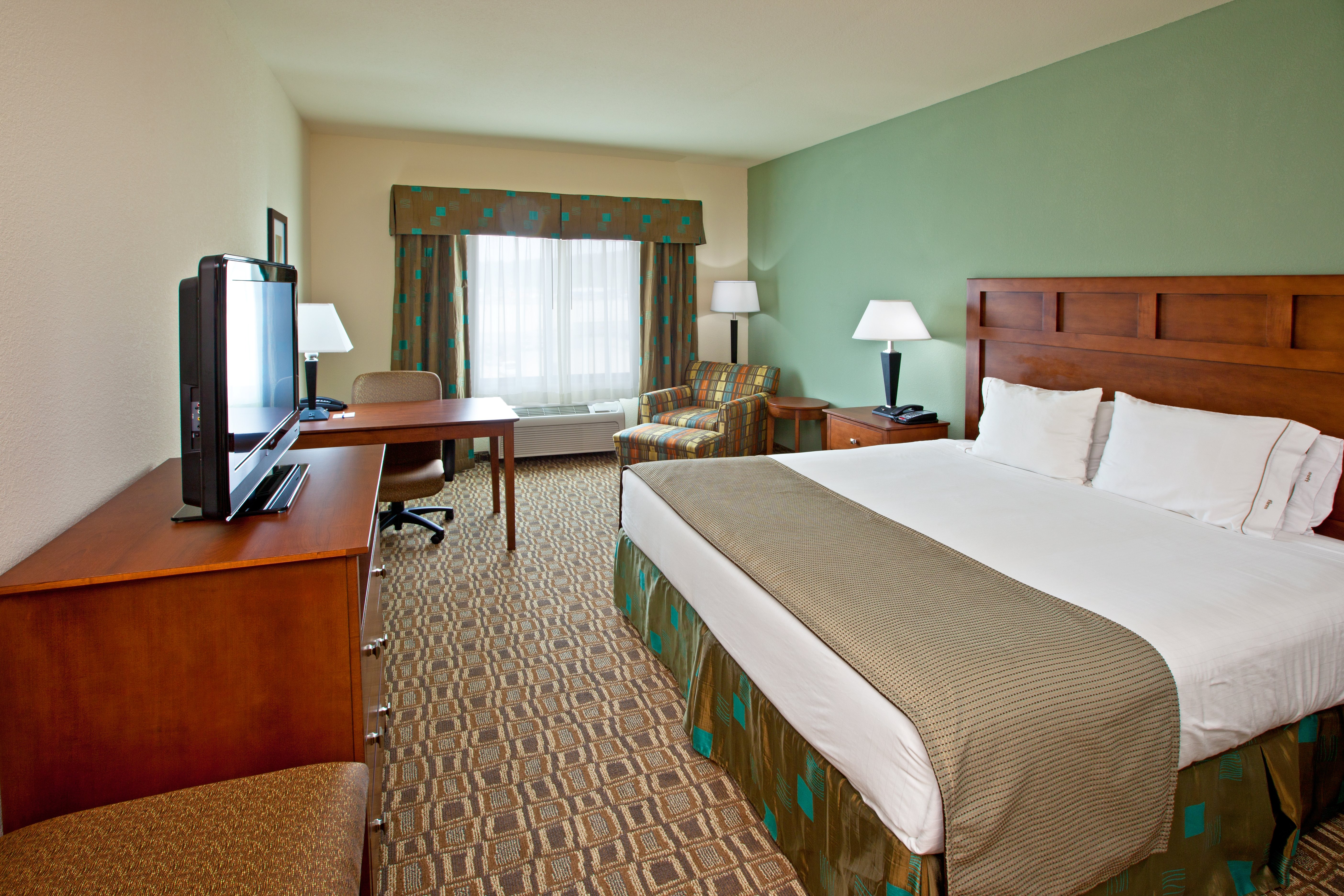 Holiday Inn Express Hotel & Suites Ripley 16/68
