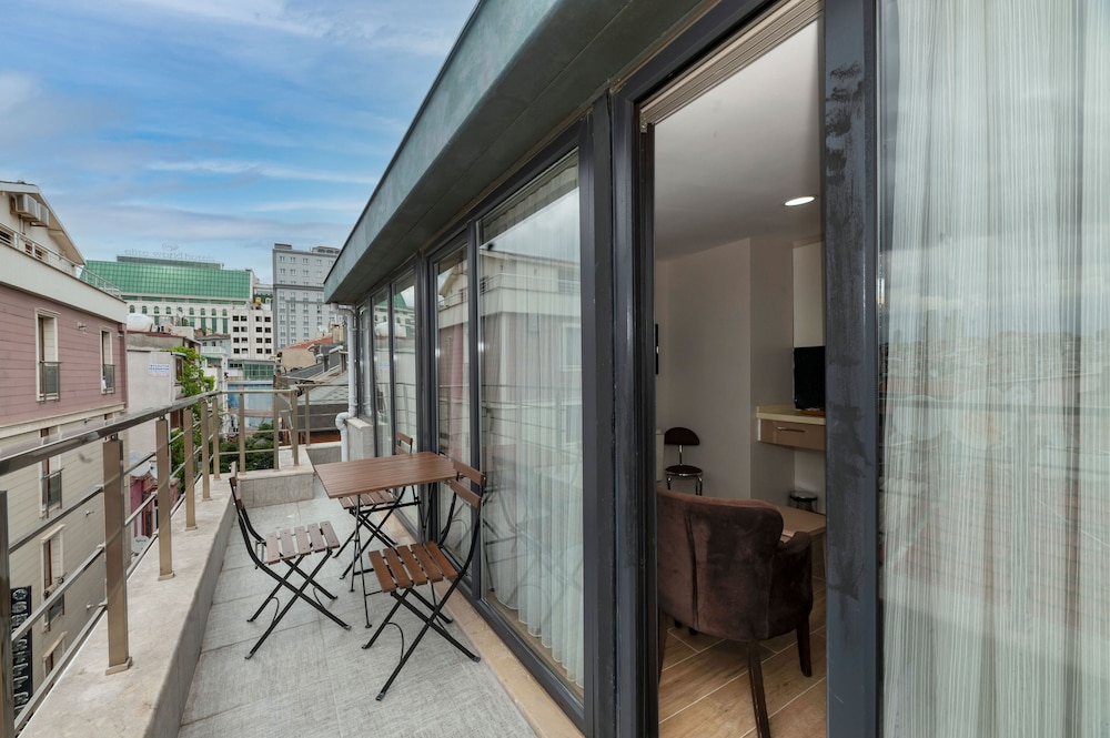 Taksim Peri Suite 43/50