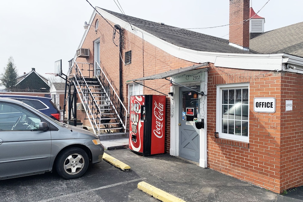 Four Keys Inn 27/38