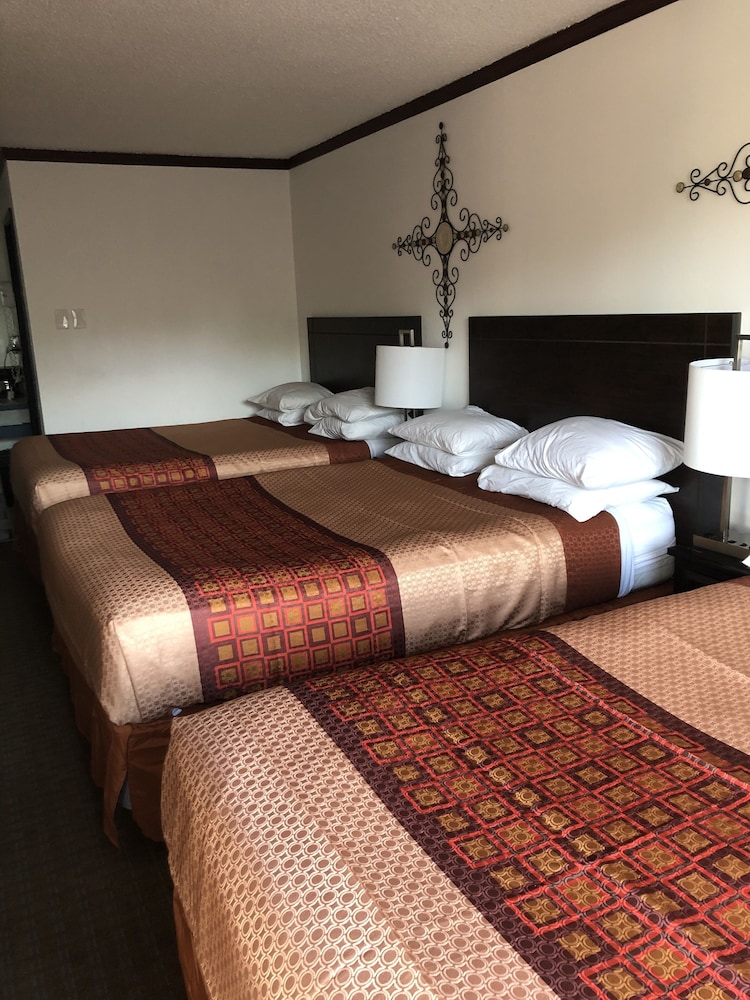 Dunes Motel 26/71