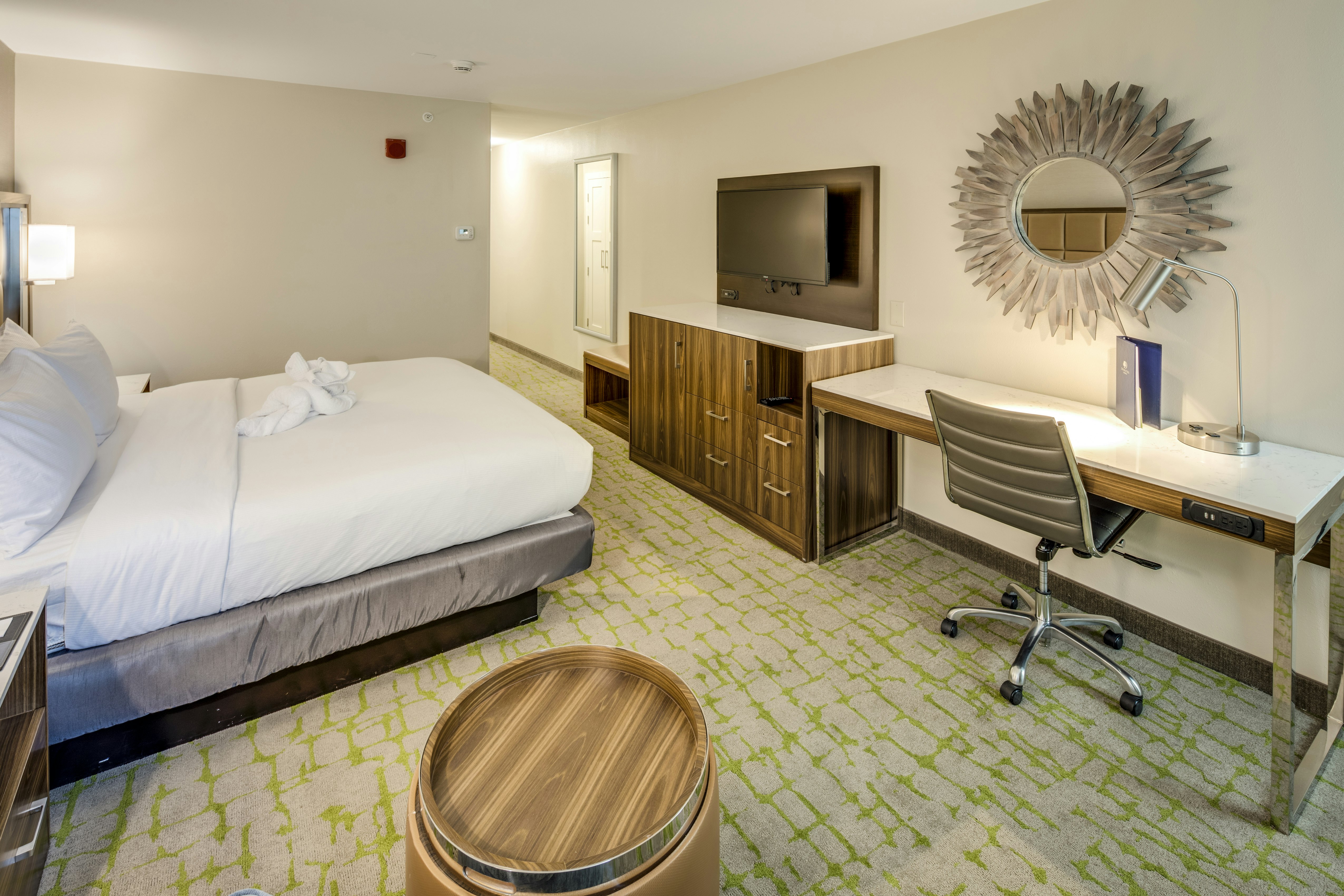 Room, King Bed, River View