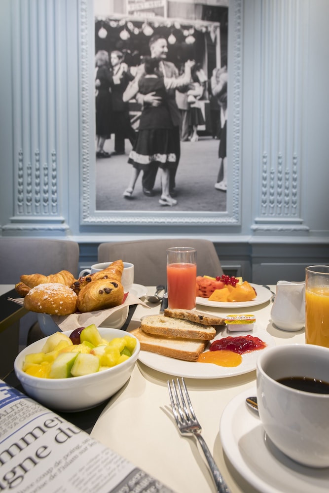 Hotel Royal Saint Honore 57/60