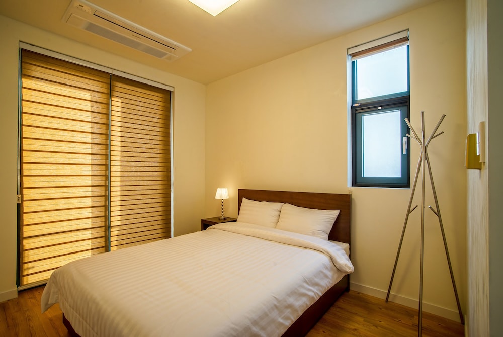 2 BEDROOMS, LOFT