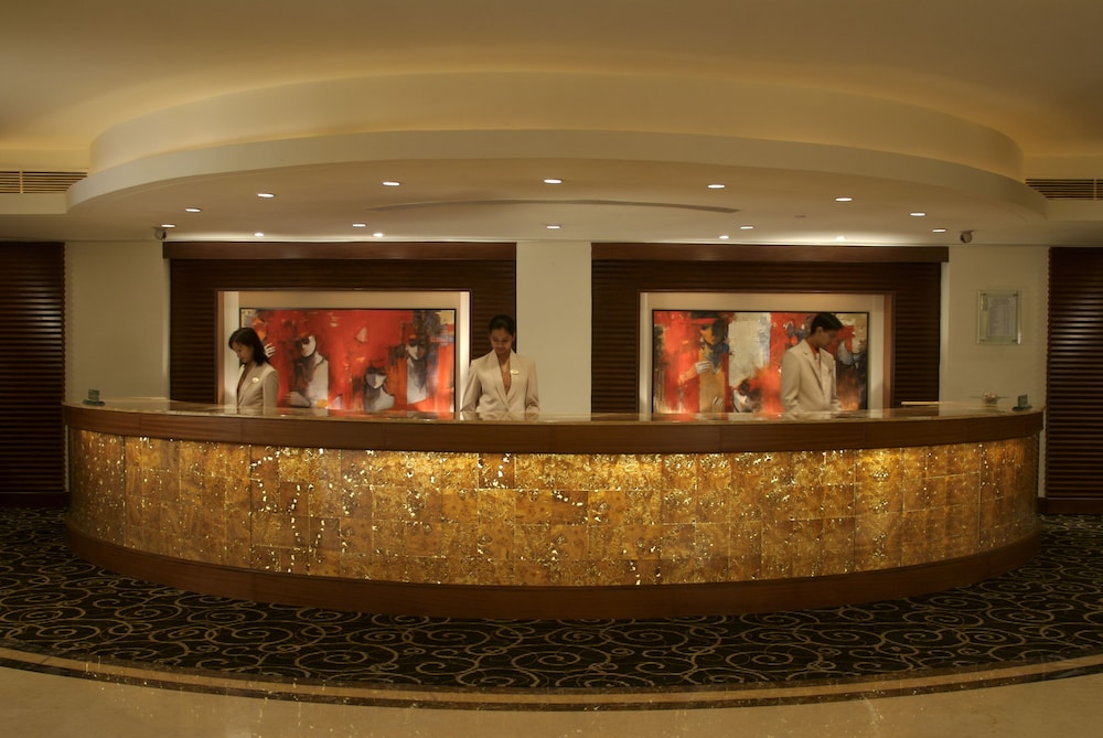 TAJ DECCAN 4/82