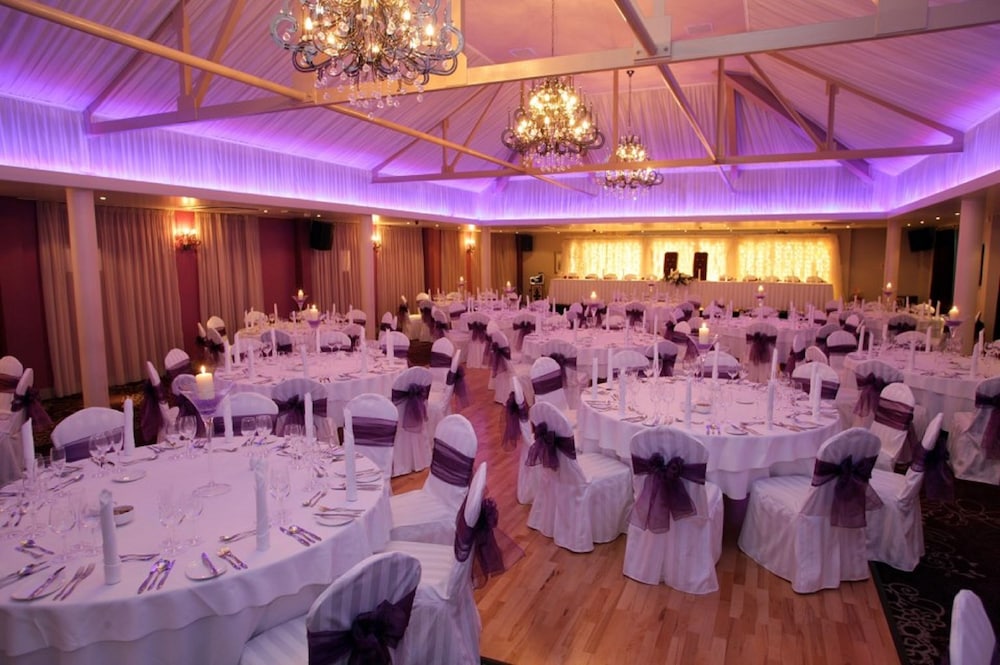 Waterfoot Hotel 37/47
