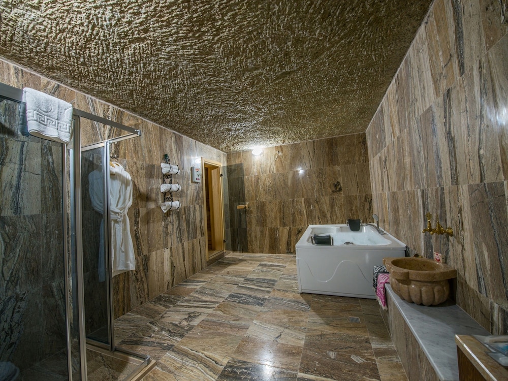 Lucky Cave Cappadocia 25/50