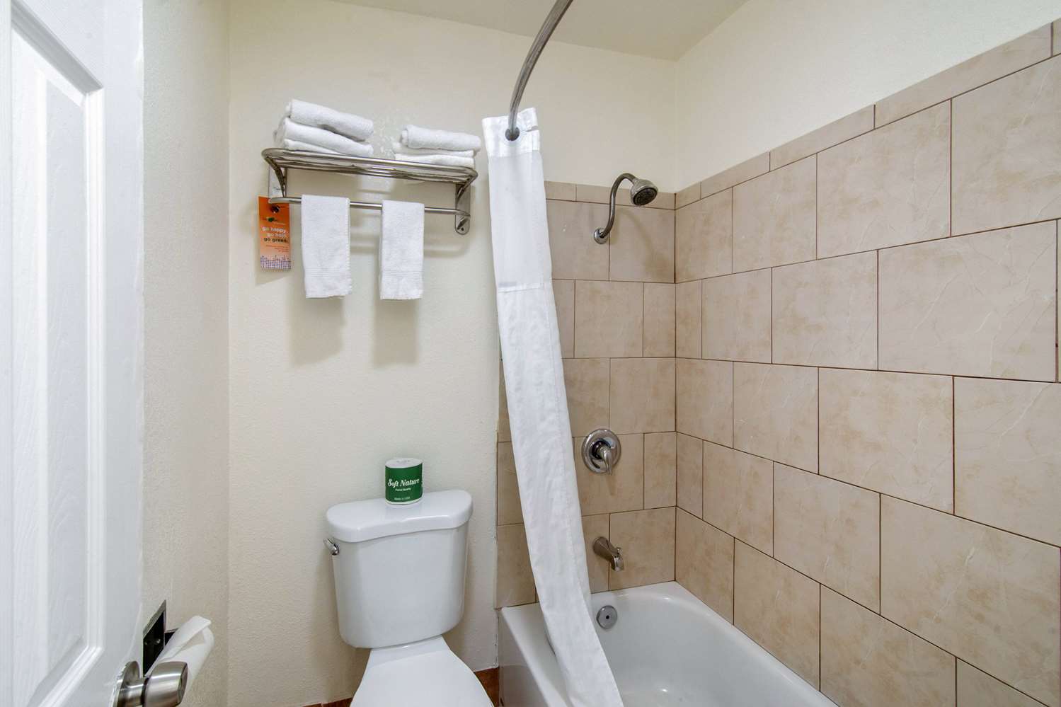 Howard Johnson Suites by Wyndham San Diego Chula Vista/BayFt 11/12