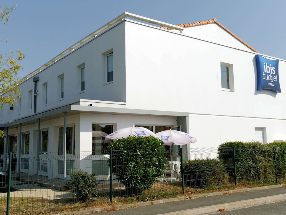 Ibis Budget Rochefort 2/50