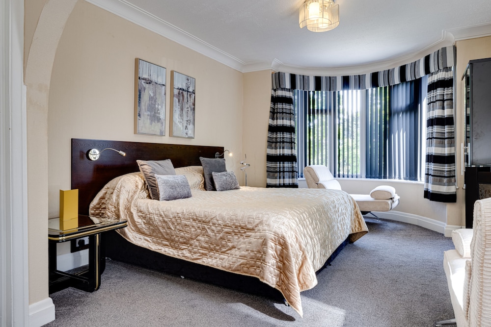Park Manor Hotel 15/50