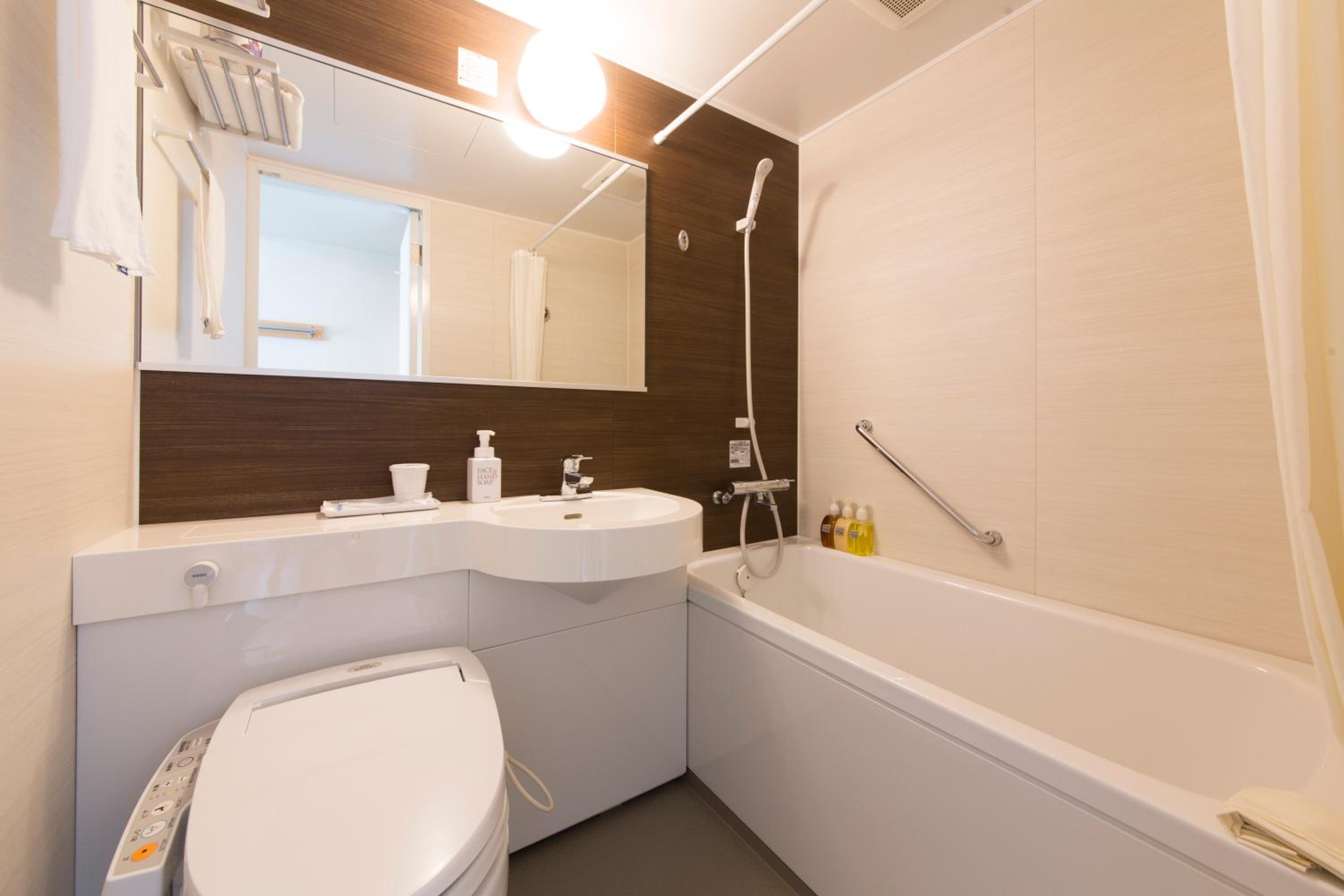 Hotel Super Tomari 32/33