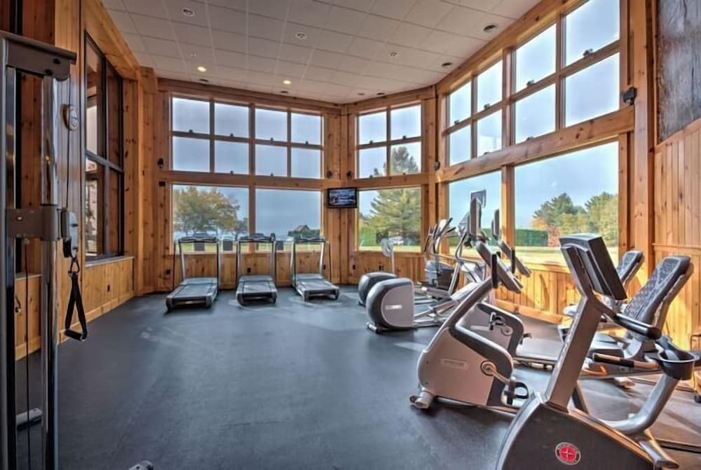 Crowne Plaza Lake Placid 32/67